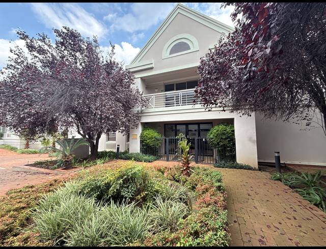 4,714M² OFFICE FOR SALE IN HOUGHTON ESTATE